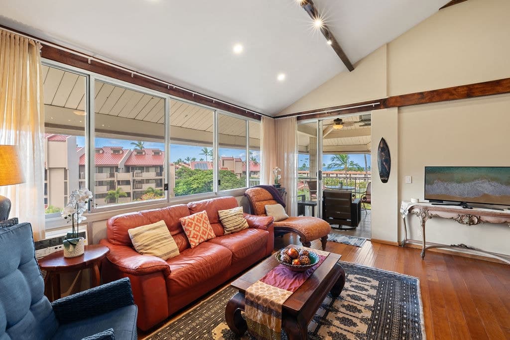 Condo in Kihei · ★4.96 · 2 bedrooms · 3 beds · 2 baths - Photo 2