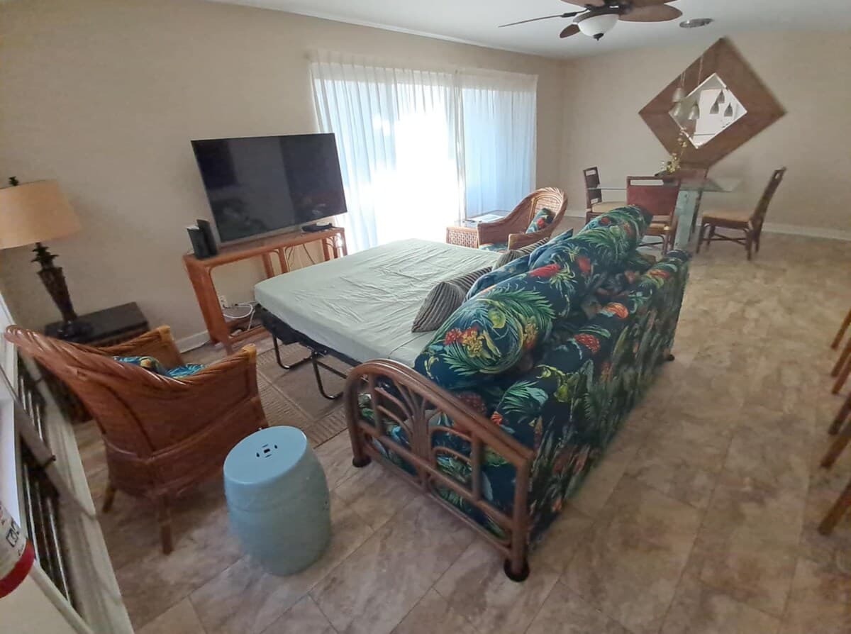 Condo in Kailua-Kona · ★4.92 · 1 bedroom · 2 beds · 2 baths - Photo 5