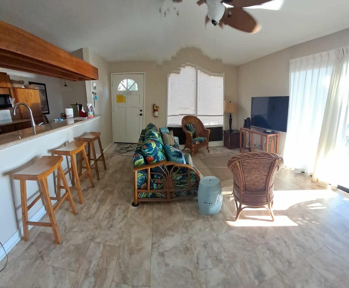 Condo in Kailua-Kona · ★4.92 · 1 bedroom · 2 beds · 2 baths - Photo 3