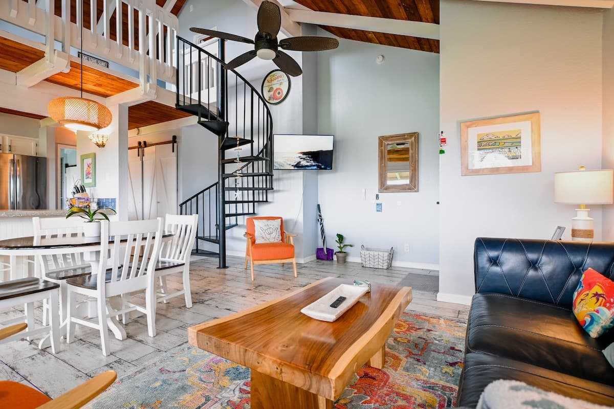 Condo in Princeville · ★4.97 · 2 bedrooms · 3 beds · 1.5 baths - Photo 2