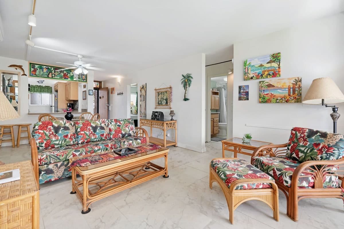 Condo in Kihei · ★4.46 · 2 bedrooms · 3 beds · 2 baths - Photo 4
