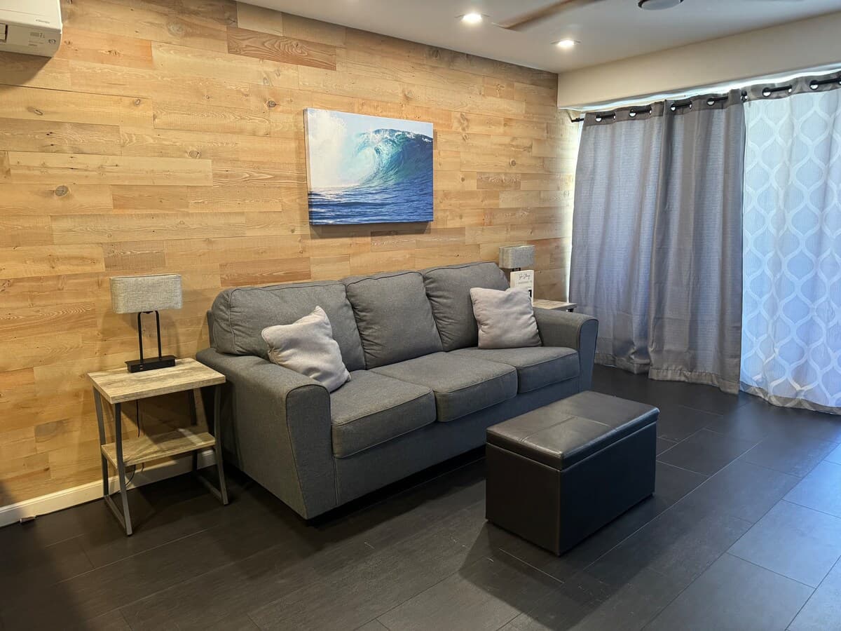 Condo in Honolulu · ★4.86 · 2 bedrooms · 3 beds · 1 private bath - Photo 5