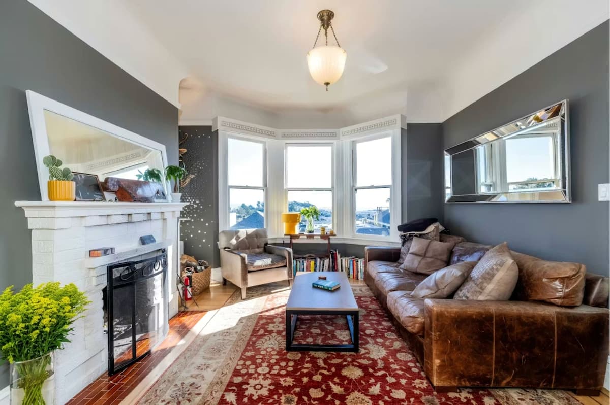 Artist's Light-Filled Sanctuary with Bay Views - Photo 3