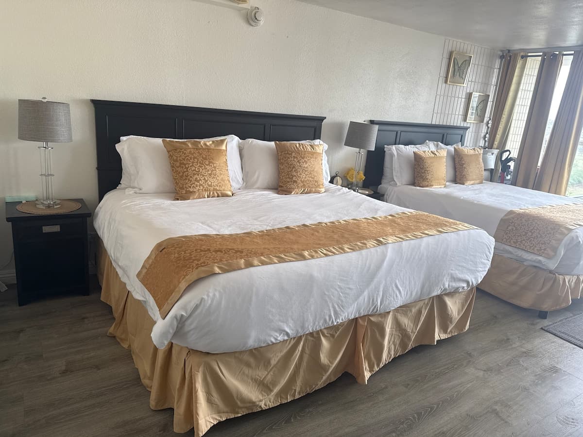 Condo in Honolulu · ★4.84 · 1 bedroom · 2 beds · 1 private bath - Photo 1