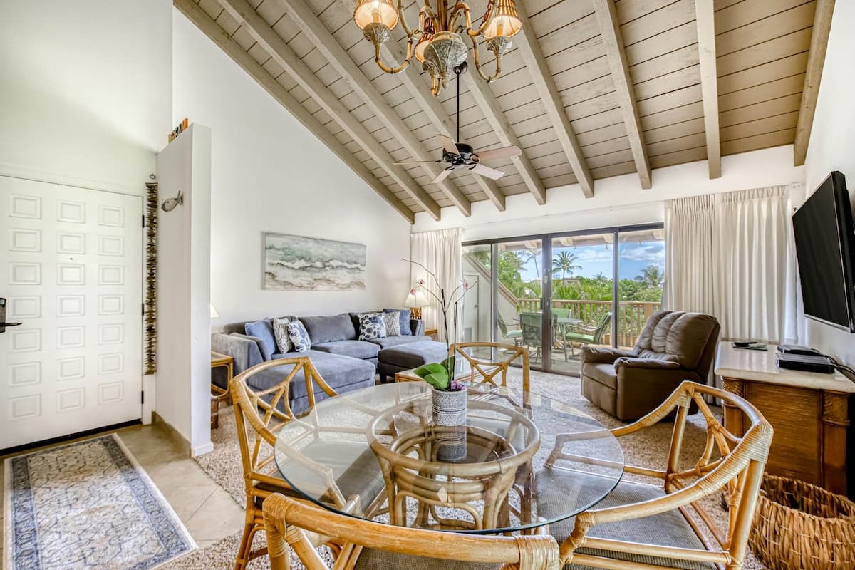 Condo in Kihei · ★4.84 · 2 bedrooms · 2 beds · 2 shared baths - Photo 5