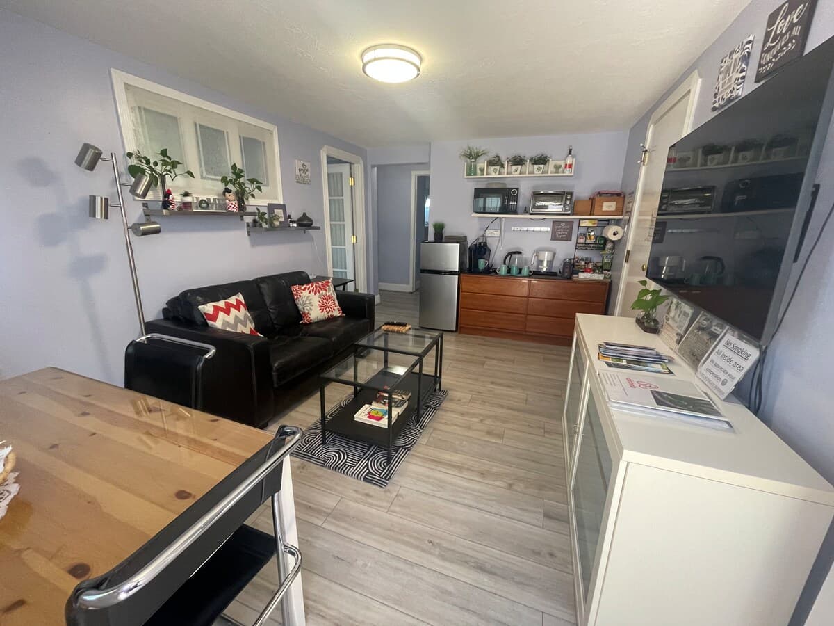 Garden unit with patio, near beach & zoo - Photo 5