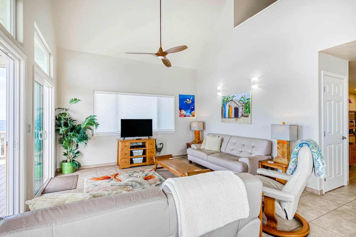 Home in Pahoa · ★4.85 · 3 bedrooms · 4 beds · 2.5 shared baths - Photo 4
