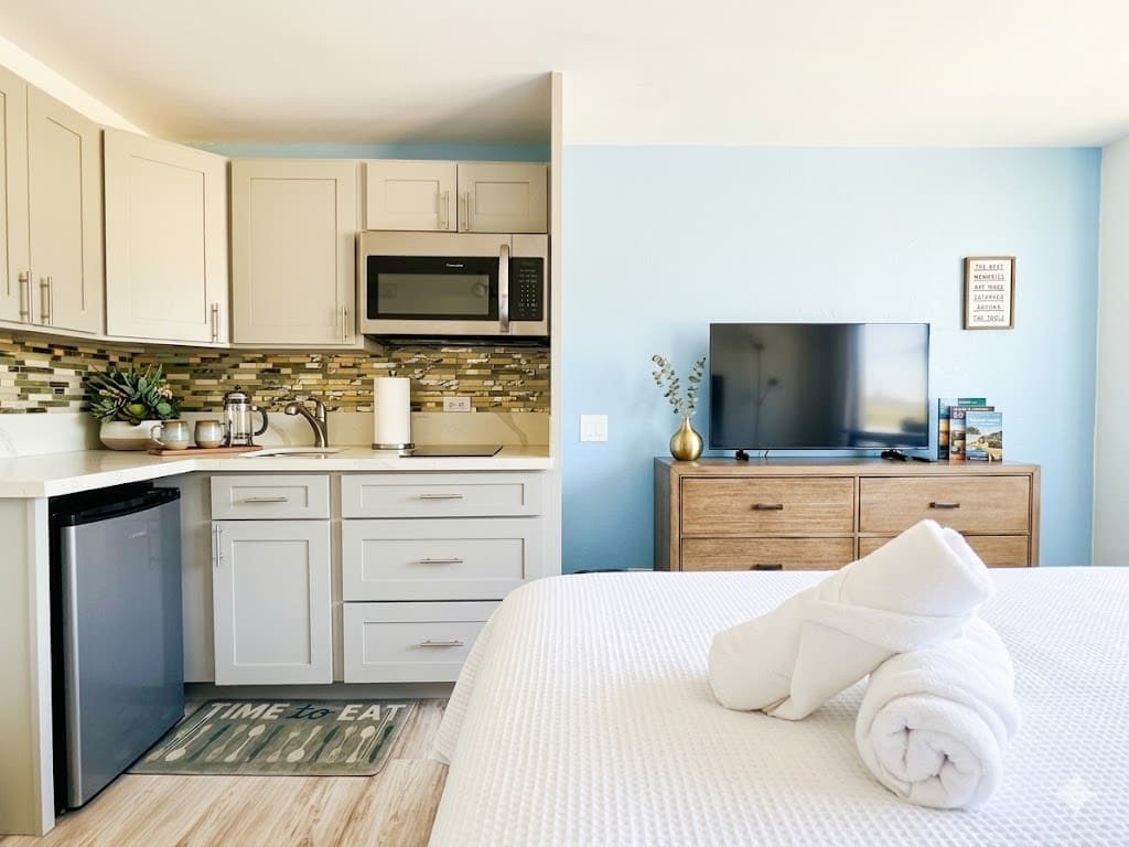 Condo in Honolulu · ★4.79 · Studio · 1 bed · 1 private bath - Photo 3