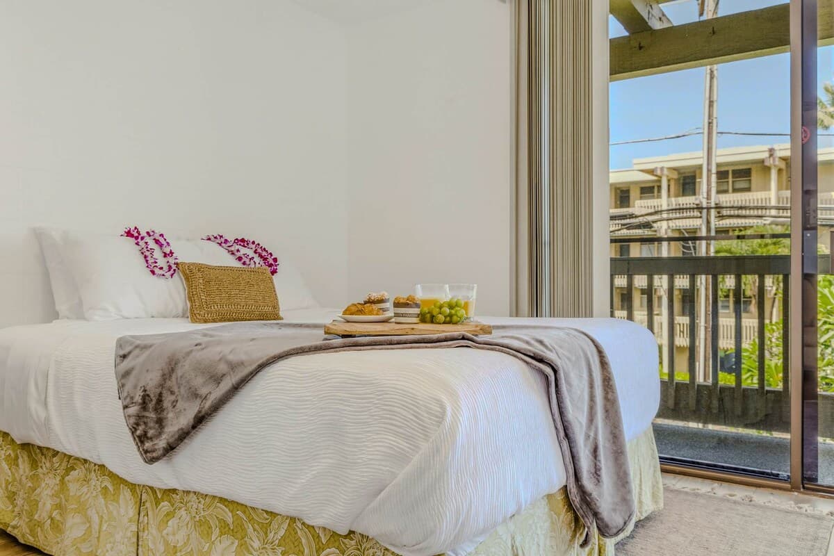 Studio 2nd-Floor | Balcony | Pool - Photo 3