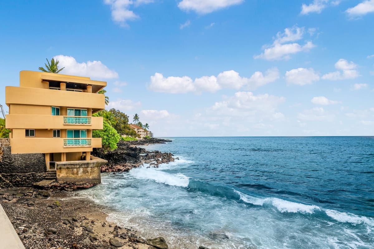Home in Kailua-Kona · ★4.89 · 4 bedrooms · 4 beds · 4 baths - Photo 1