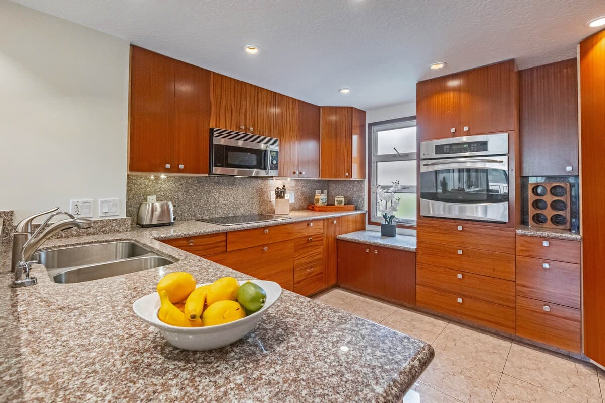 Condo in Kihei · ★4.84 · 2 bedrooms · 3 beds · 2 private baths - Photo 5