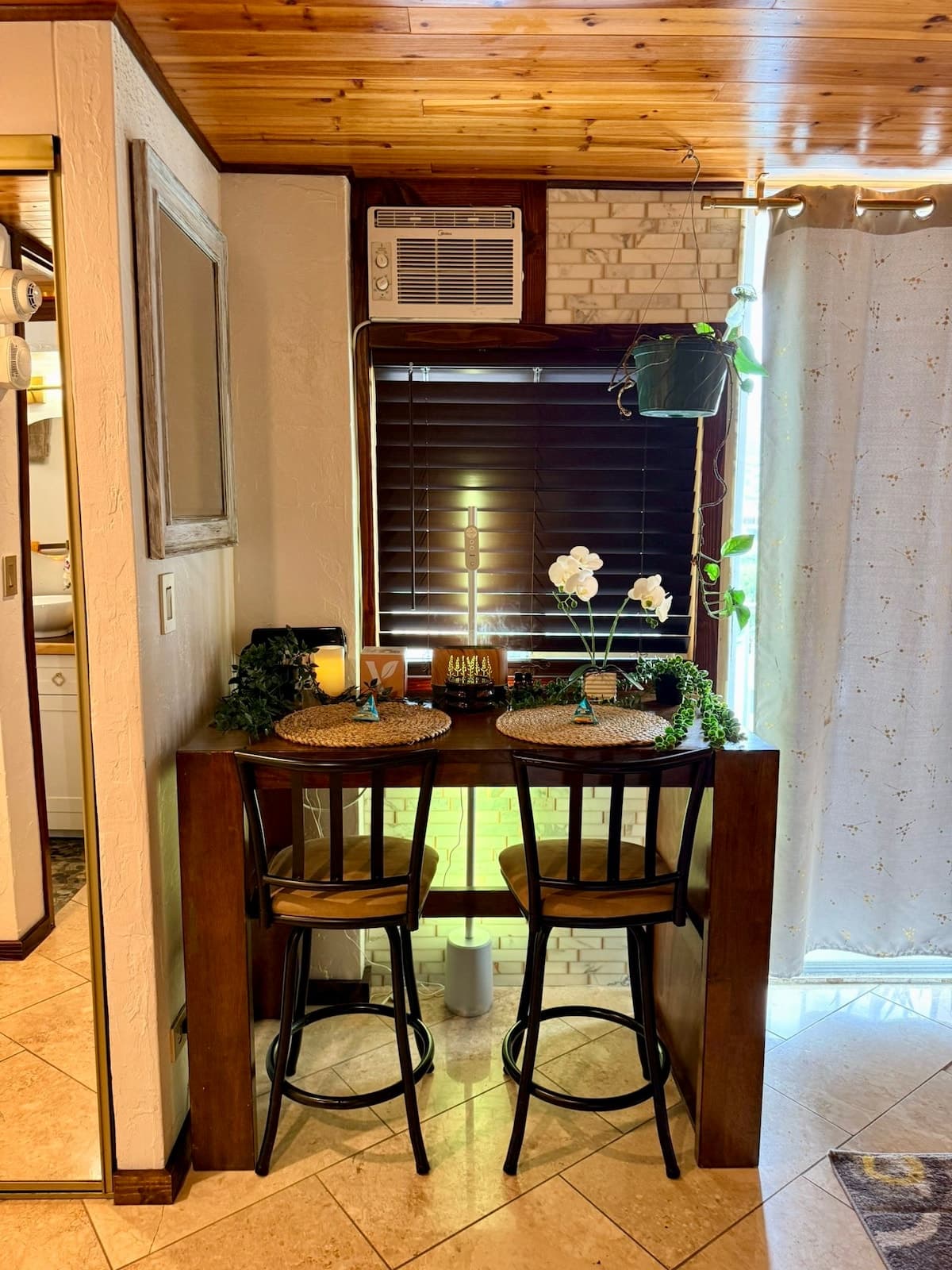 Condo in Honolulu · ★4.84 · 1 bedroom · 1 bed · 1 private bath - Photo 3