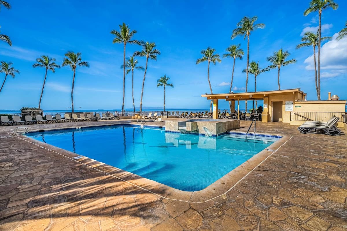Condo in Kihei · ★4.9 · 1 bedroom · 2 beds · 1 shared bath - Photo 5