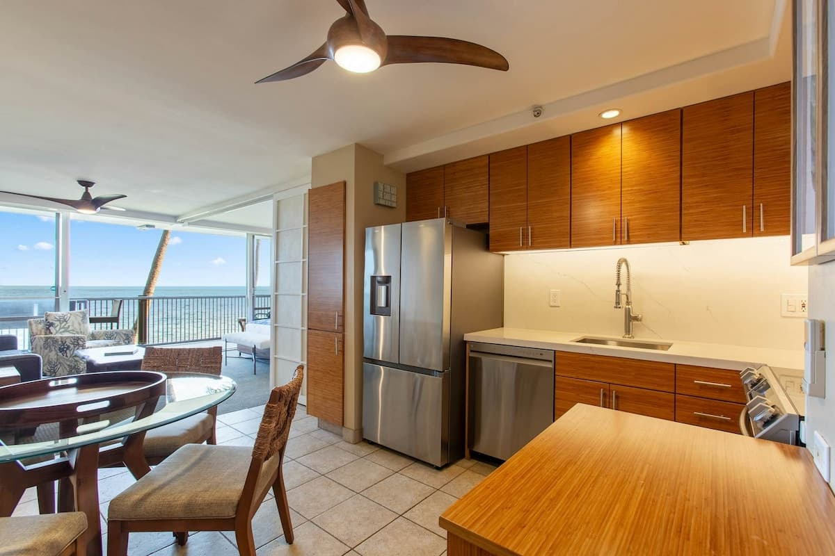 Condo in Kihei · ★4.42 · 2 bedrooms · 3 beds · 2 shared baths - Photo 3
