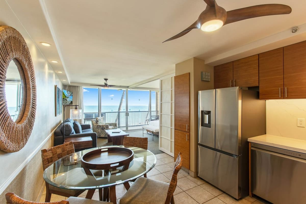 Condo in Kihei · ★4.42 · 2 bedrooms · 3 beds · 2 shared baths - Photo 4