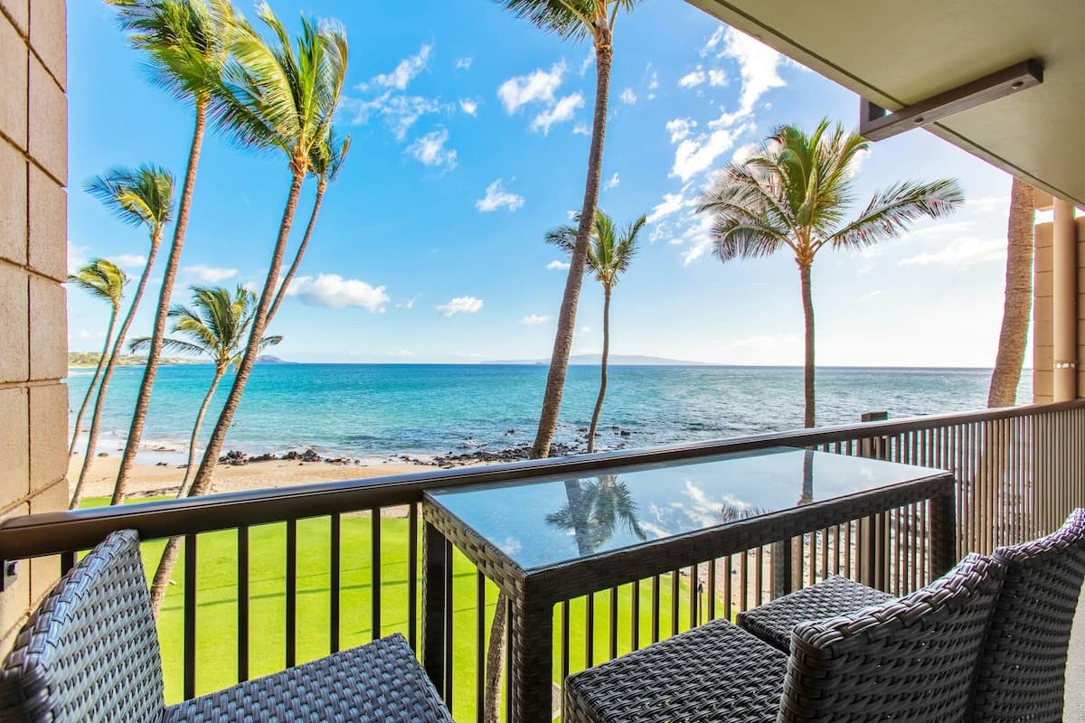 Condo in Kihei · ★4.42 · 2 bedrooms · 3 beds · 2 shared baths - Photo 1