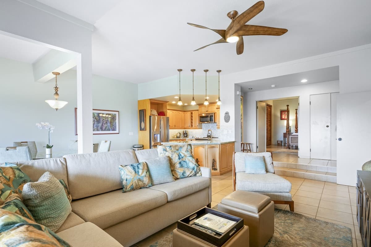 Condo in Lahaina · ★5.0 · 1 bedroom · 2 beds · 2 baths - Photo 3