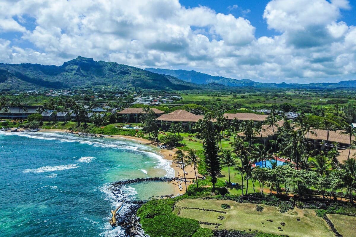 Condo in Kapaa · ★4.6 · 1 bedroom · 2 beds · 1.5 shared baths - Photo 4