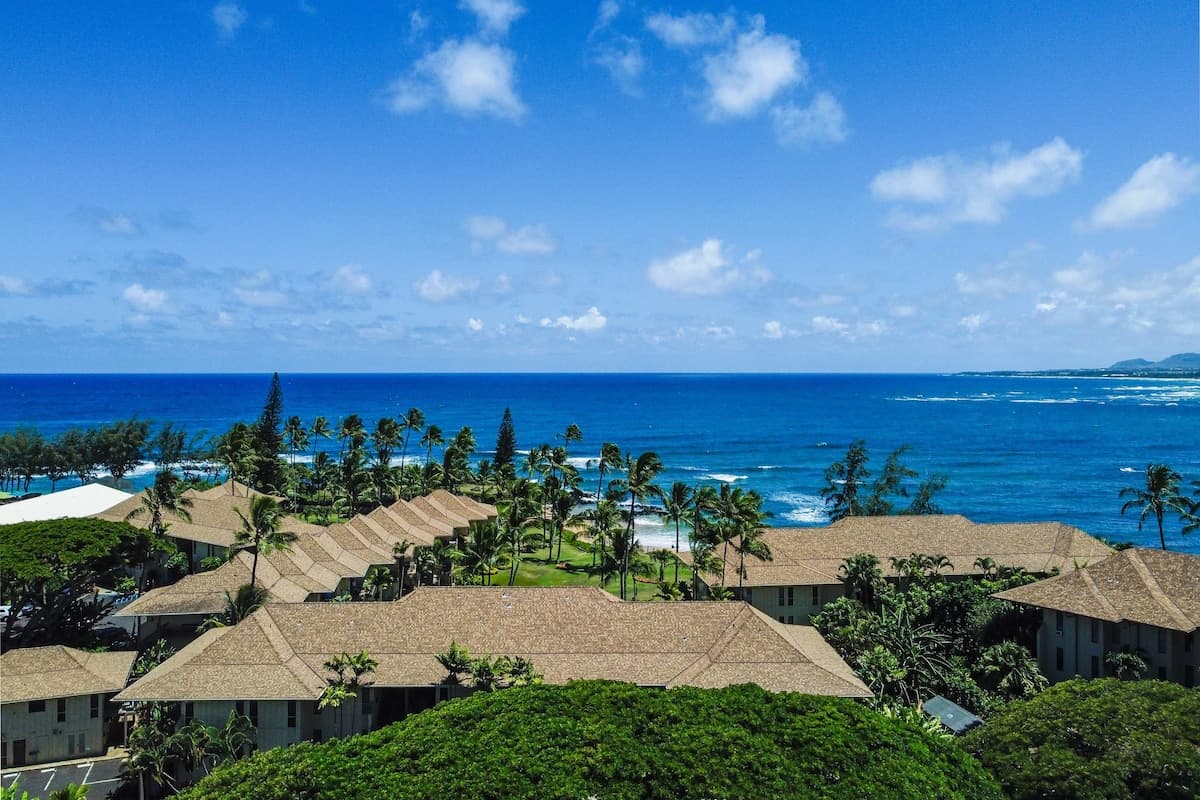 Condo in Kapaa · ★4.6 · 1 bedroom · 2 beds · 1.5 shared baths - Photo 1