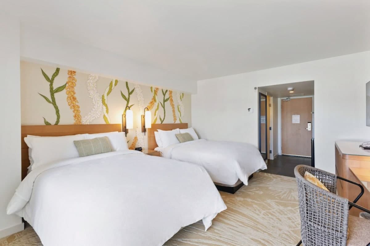 Condo in Honolulu · ★4.95 · Studio · 2 beds · 1 private bath - Photo 3