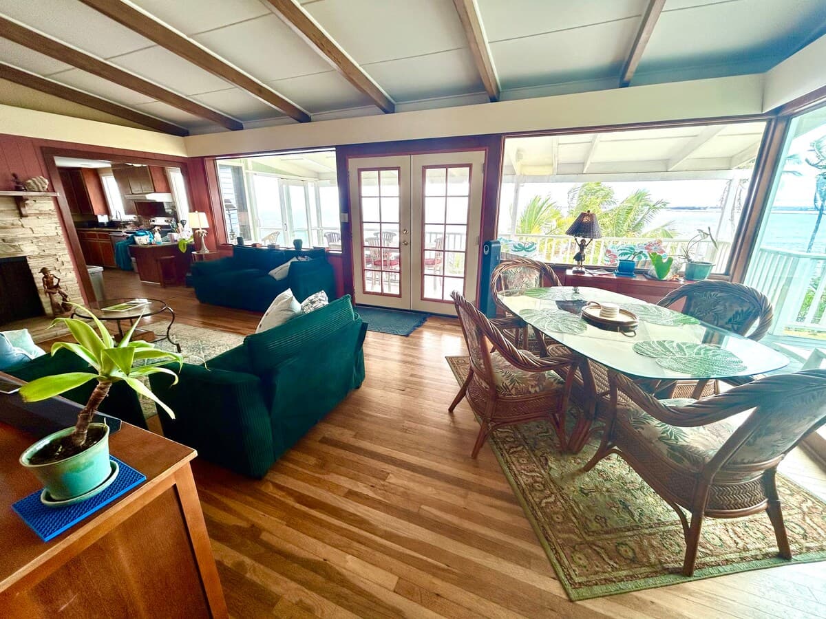 Home in Hilo · ★4.92 · 2 bedrooms · 3 beds · 1.5 baths - Photo 4