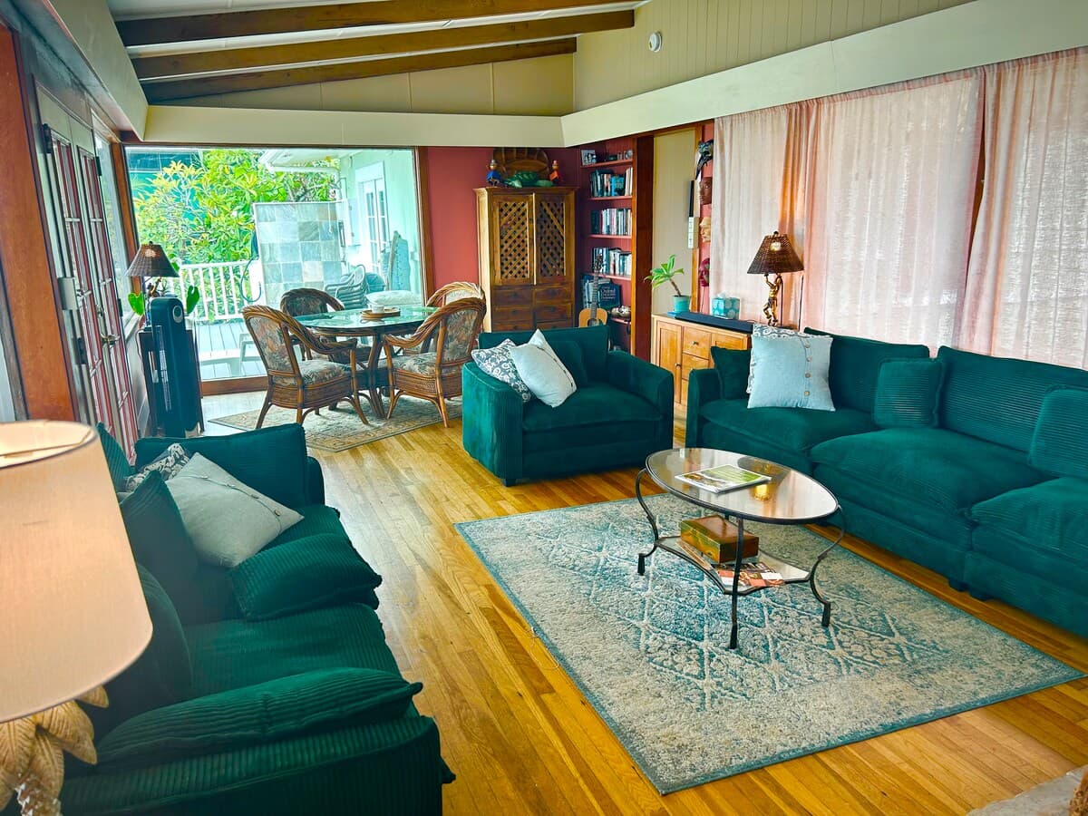 Home in Hilo · ★4.92 · 2 bedrooms · 3 beds · 1.5 baths - Photo 2