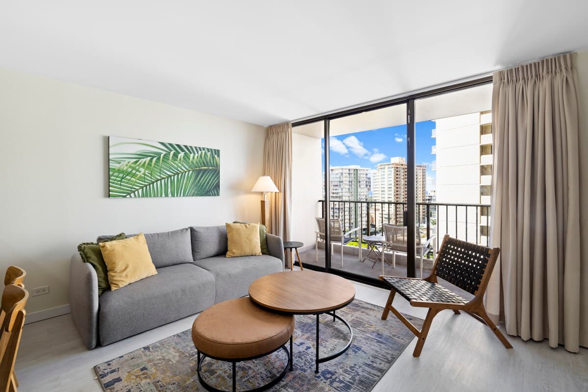 Condo in Honolulu · ★4.68 · 1 bedroom · 2 beds · 1 private bath - Photo 1