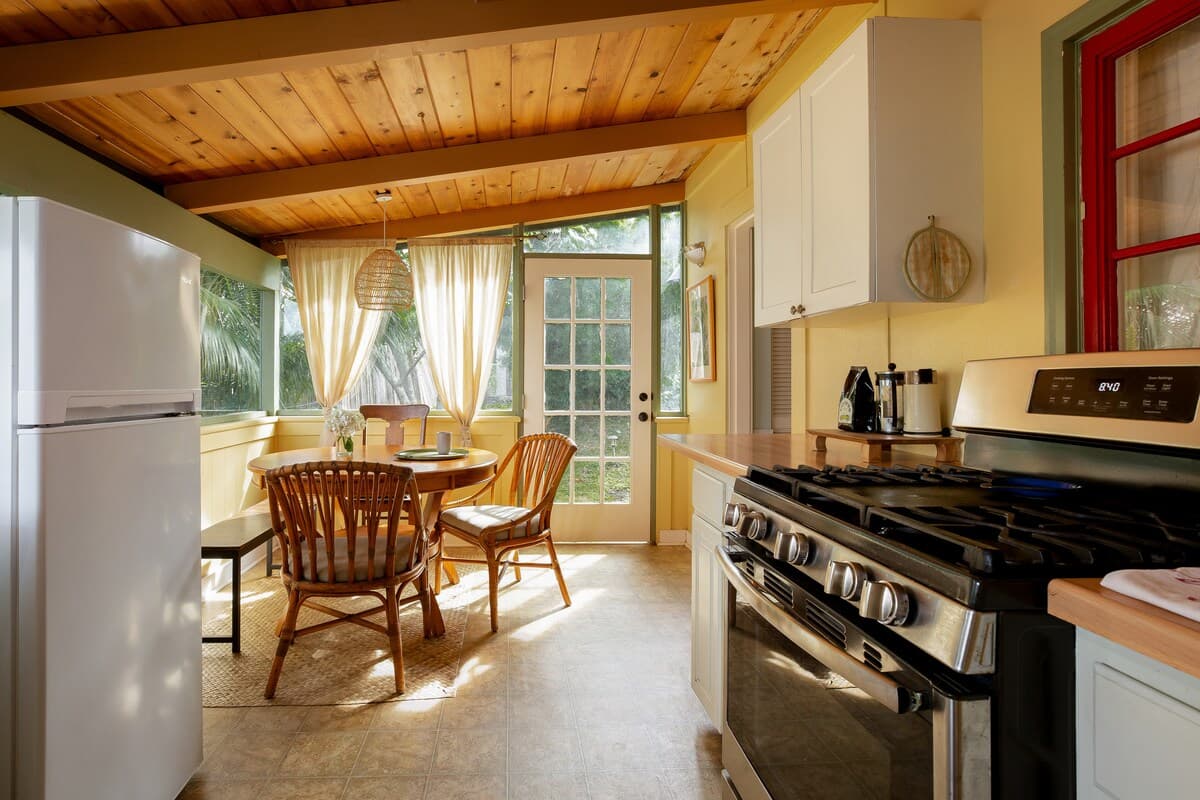 Private Garden Apartment in Historic Waimea Home - Photo 2