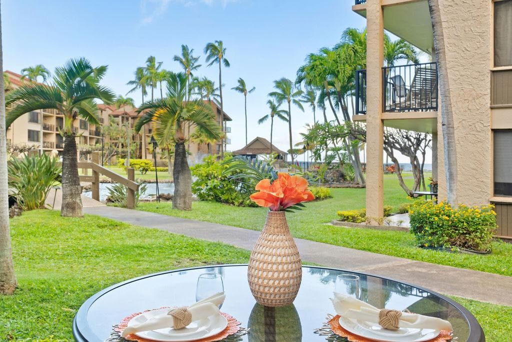 Condo in Lahaina · ★5.0 · 1 bedroom · 2 beds · 1 bath - Photo 2