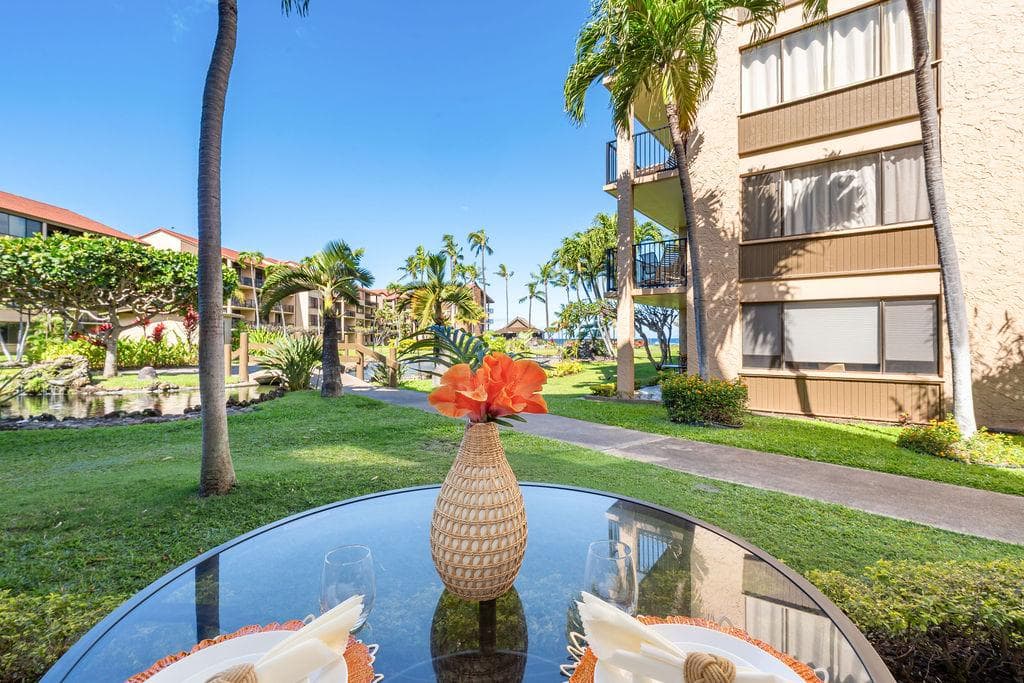 Condo in Lahaina · ★5.0 · 1 bedroom · 2 beds · 1 bath - Photo 4