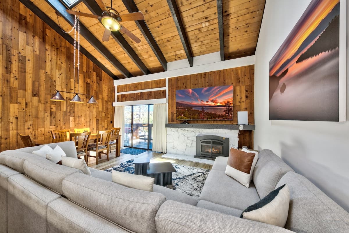 New 2024 Remodel, PS5, 85 TV, Beach Access - Photo 1