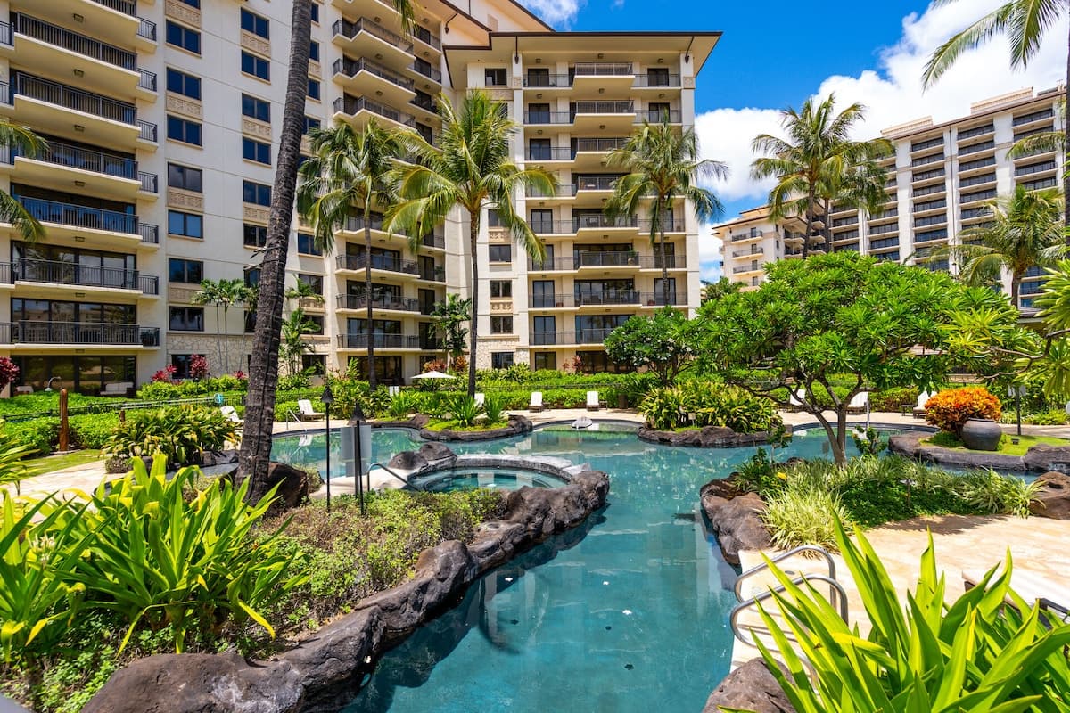 Condo in Kapolei · ★4.88 · 3 bedrooms · 5 beds · 3 private baths - Photo 1