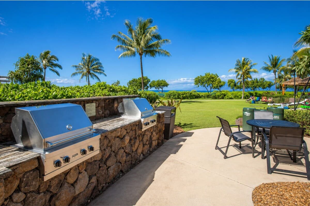 Condo in Lahaina · ★5.0 · 1 bedroom · 2 beds · 1 bath - Photo 4