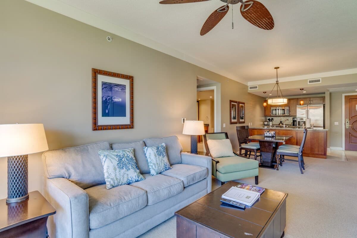 Condo in Lahaina · ★4.83 · 2 bedrooms · 3 beds · 1 bath - Photo 3