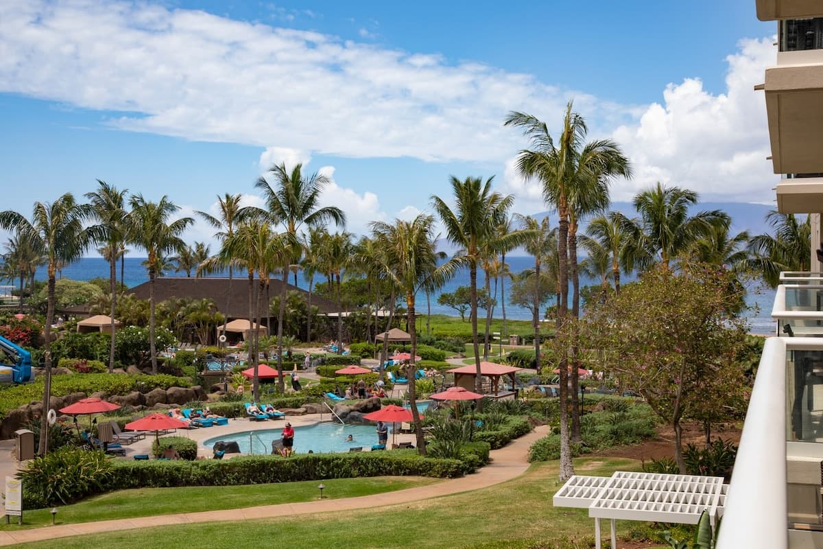 Condo in Lahaina · ★5.0 · 2 bedrooms · 4 beds · 2 baths - Photo 1