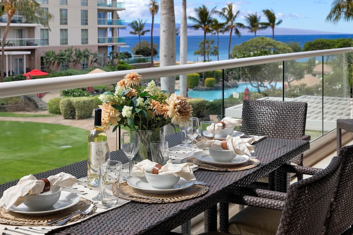 Condo in Lahaina · ★4.78 · 2 bedrooms · 3 beds · 2 baths - Photo 2