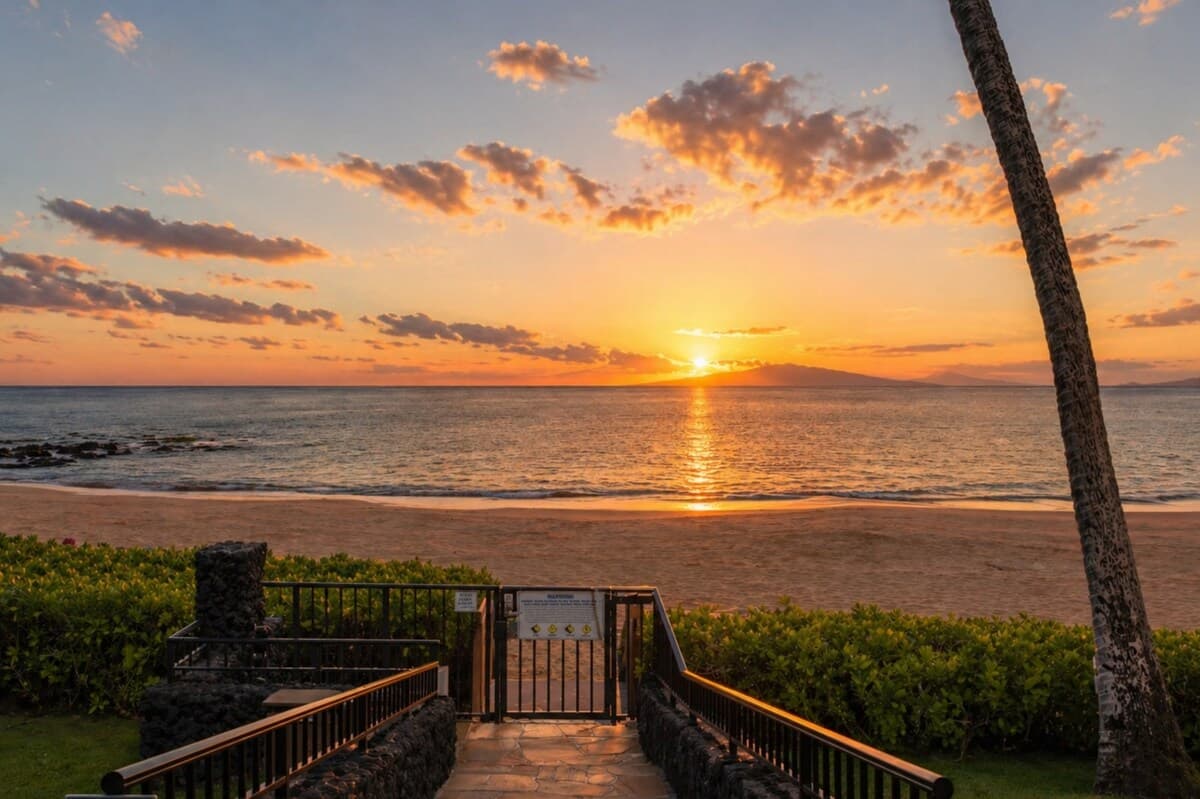 Condo in Wailea · ★4.18 · 2 bedrooms · 3 beds · 2 baths - Photo 4