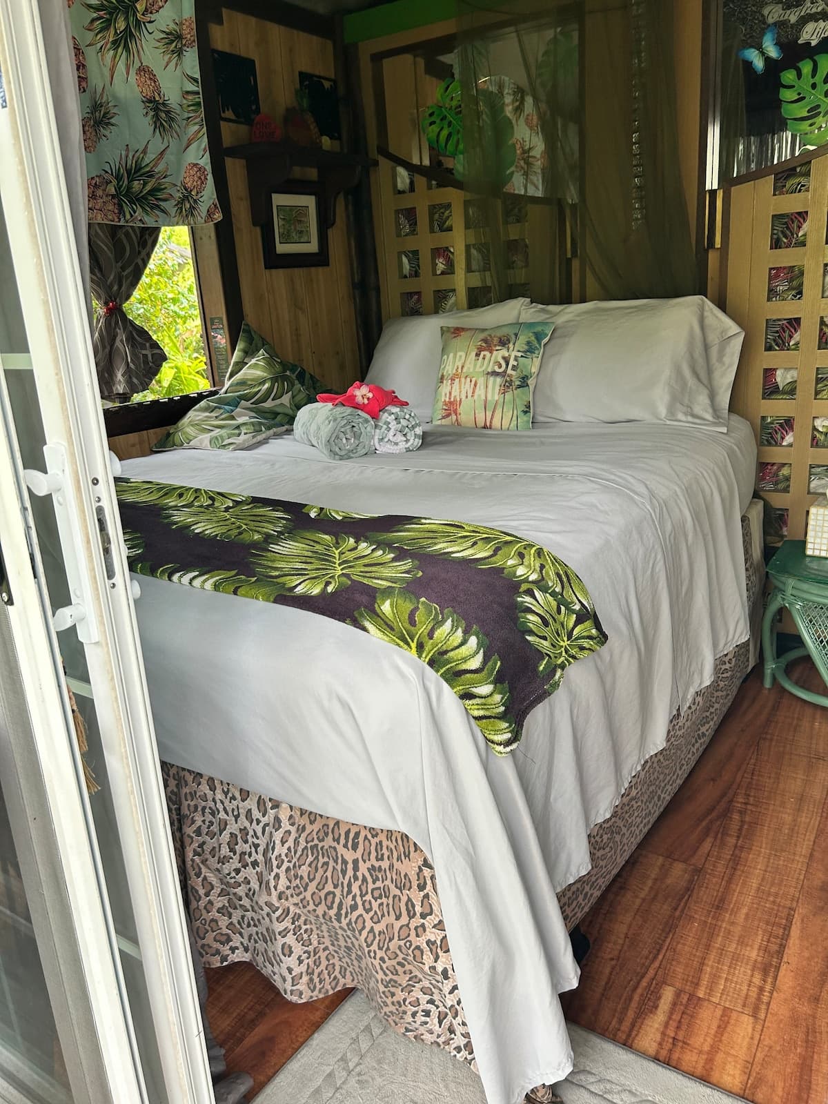 TROPICAL GARDEN OASIS - Photo 2