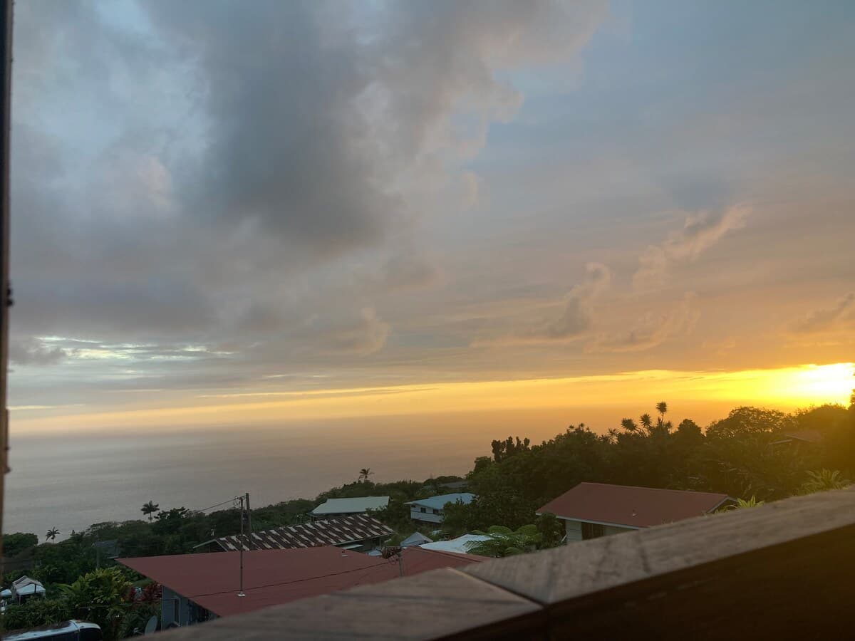 Condo in Kailua-Kona · ★4.89 · 1 bedroom · 2 beds · 1 private bath - Photo 4