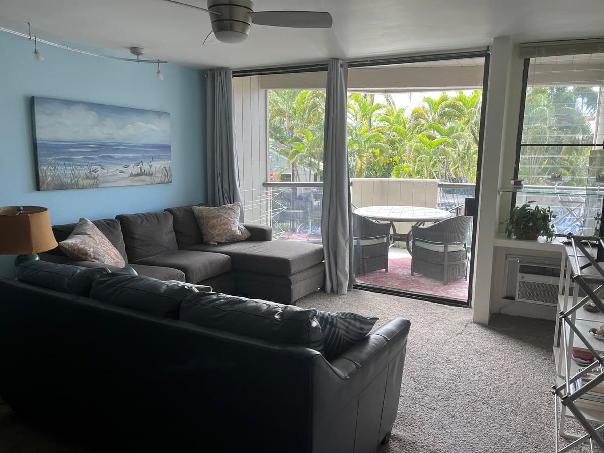 Condo in Kailua-Kona · ★4.89 · 1 bedroom · 2 beds · 1 private bath - Photo 2