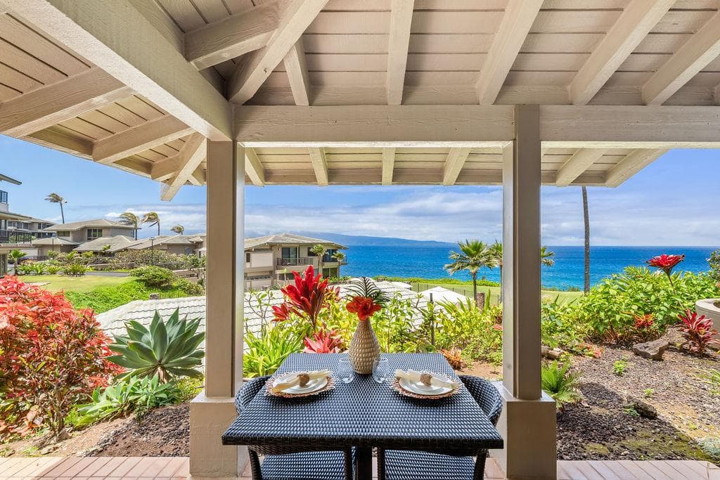 Villa in Lahaina · ★4.86 · 1 bedroom · 2 beds · 1.5 baths - Photo 2
