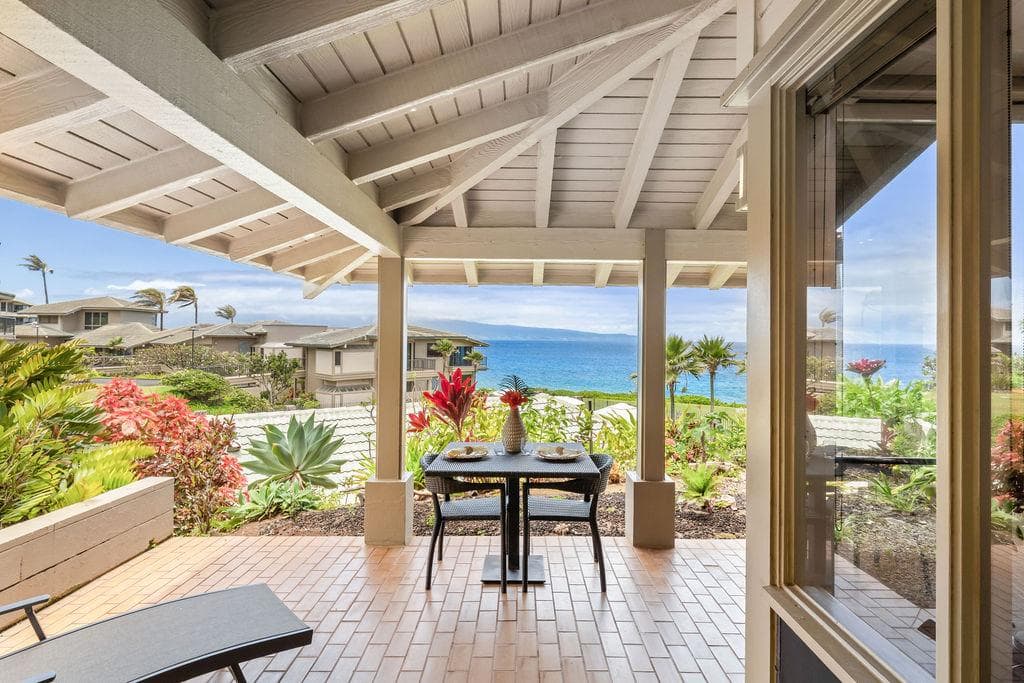 Villa in Lahaina · ★4.86 · 1 bedroom · 2 beds · 1.5 baths - Photo 4