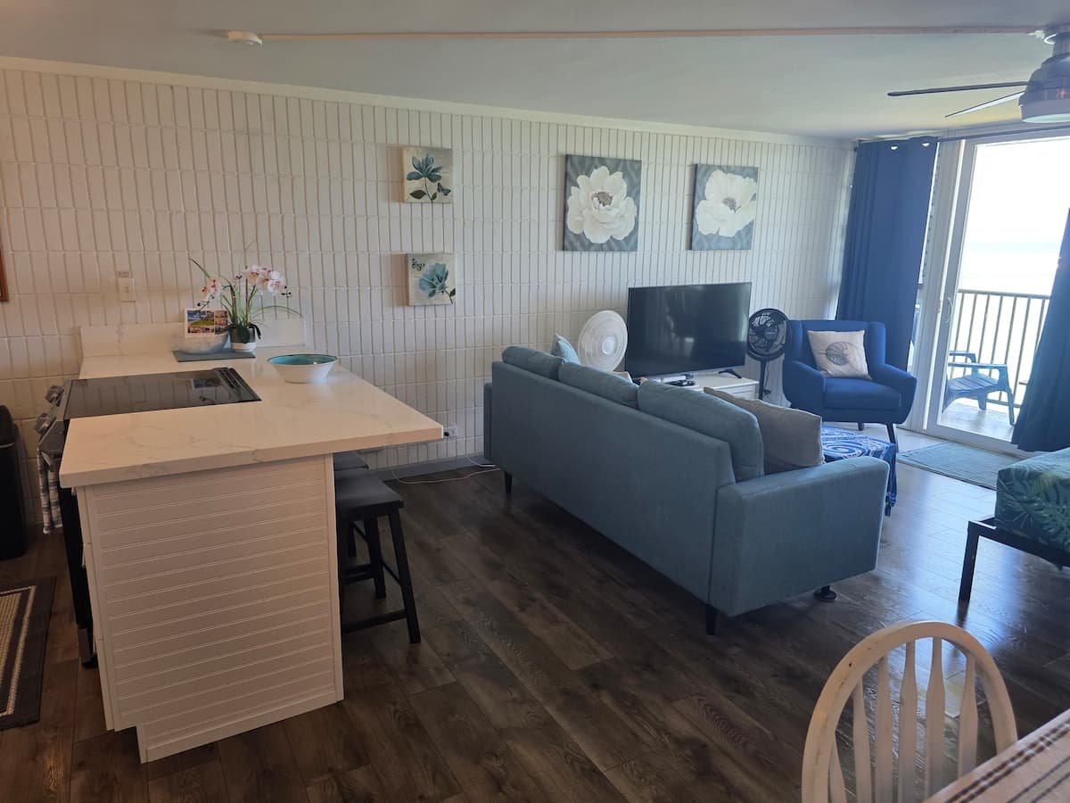 Condo in Hauula · ★4.8 · 1 bedroom · 2 beds · 1 private bath - Photo 5