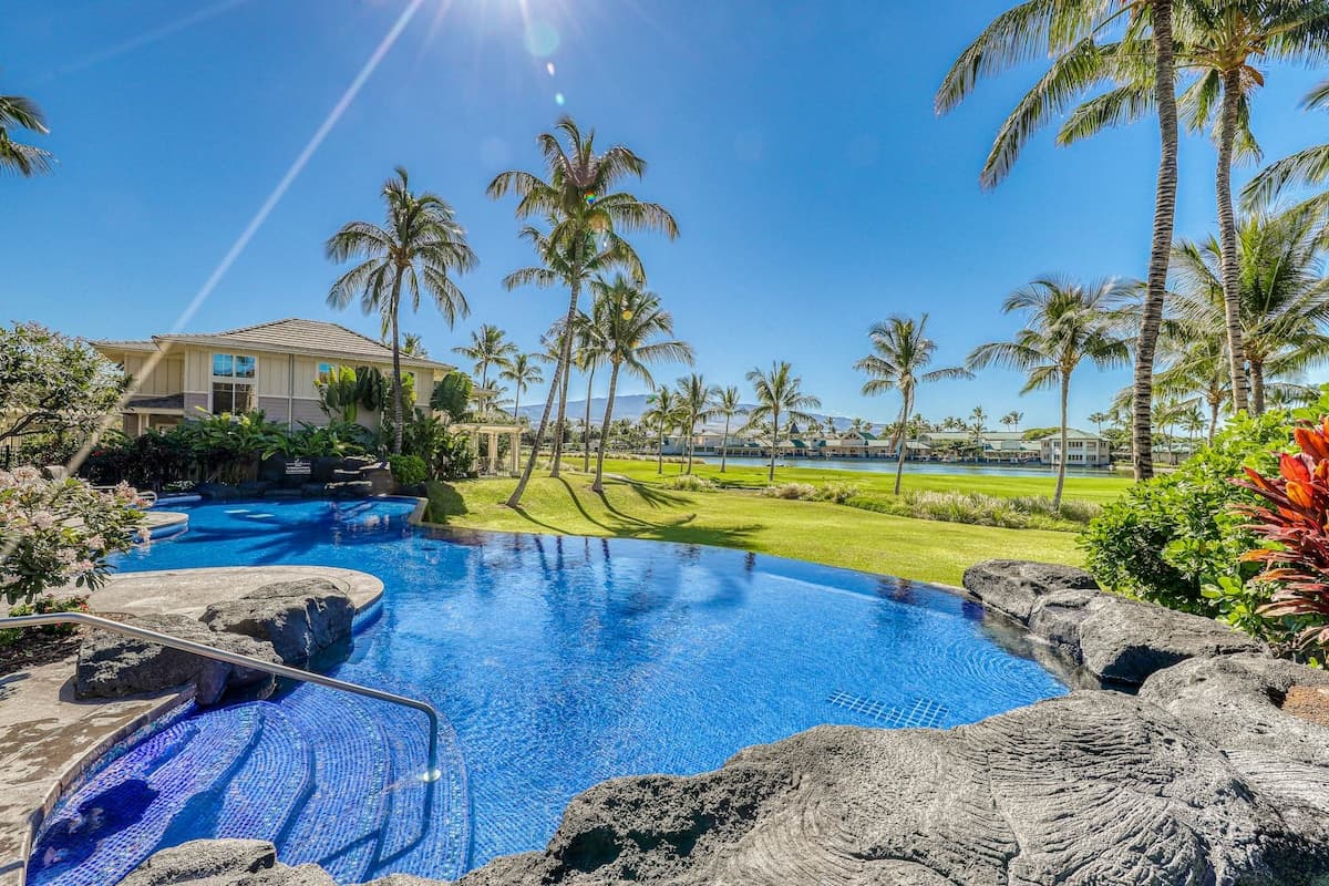 Condo in Waikoloa Village · ★4.82 · 2 bedrooms · 4 beds · 2 shared baths - Photo 2