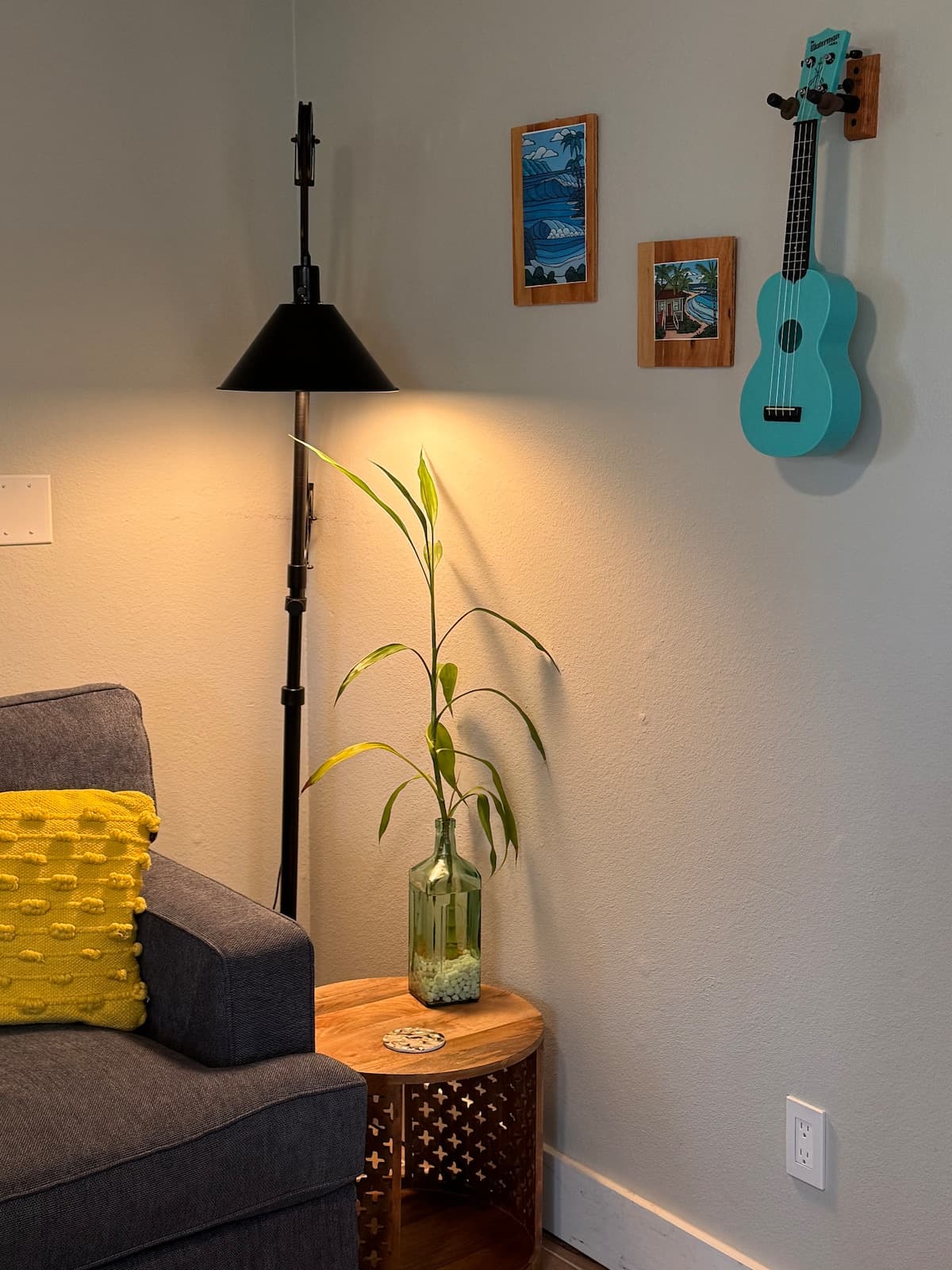 Home in Kailua-Kona · ★5.0 · 2 bedrooms · 2 beds · 1 bath - Photo 4