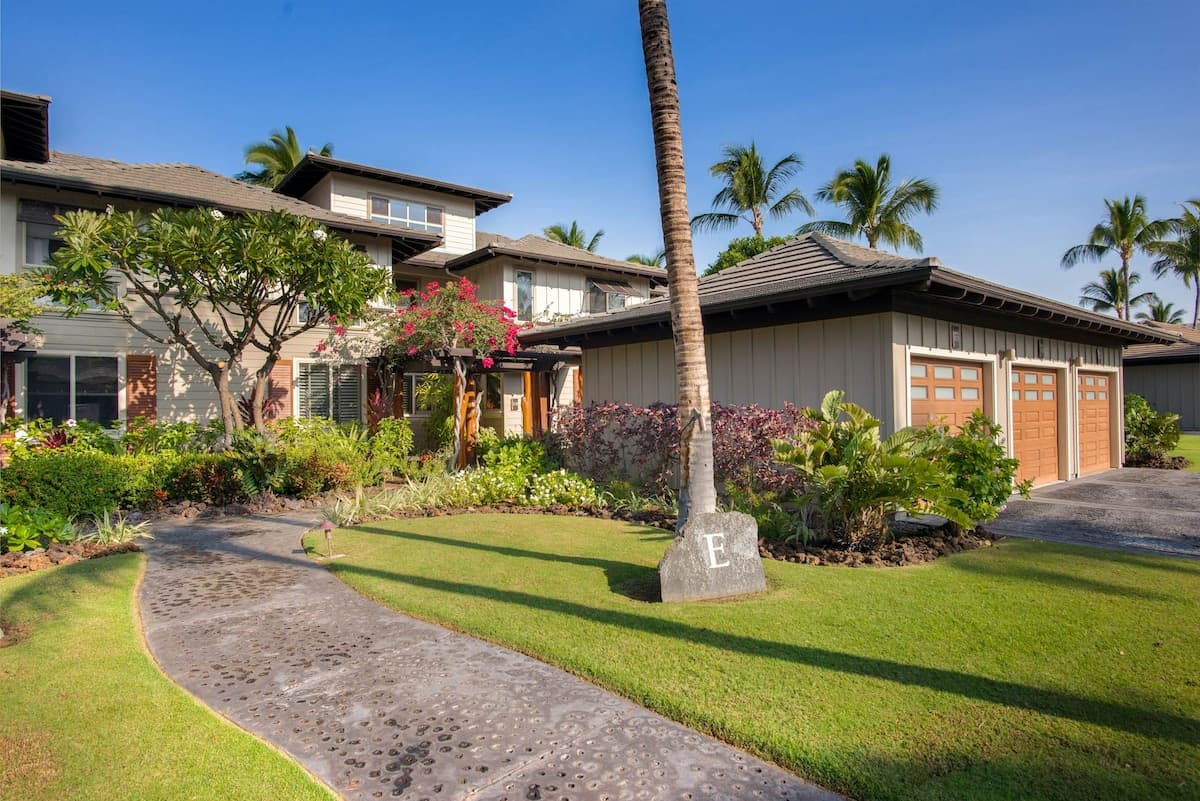 Condo in Waimea · ★4.88 · 2 bedrooms · 3 beds · 2 shared baths - Photo 4