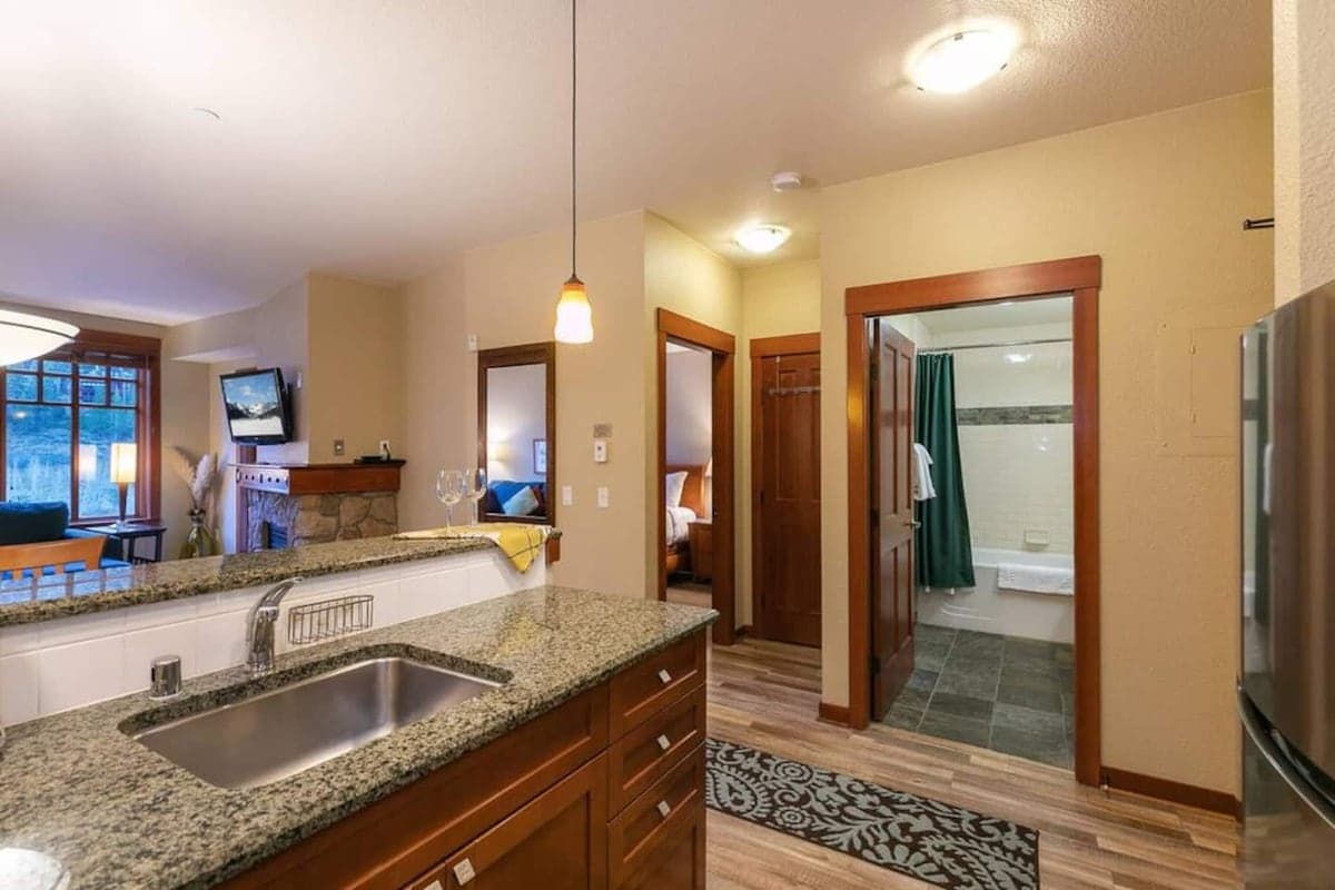 Ski-In/Ski-Out Condo, Alpine Views & Hot Tub - Photo 3