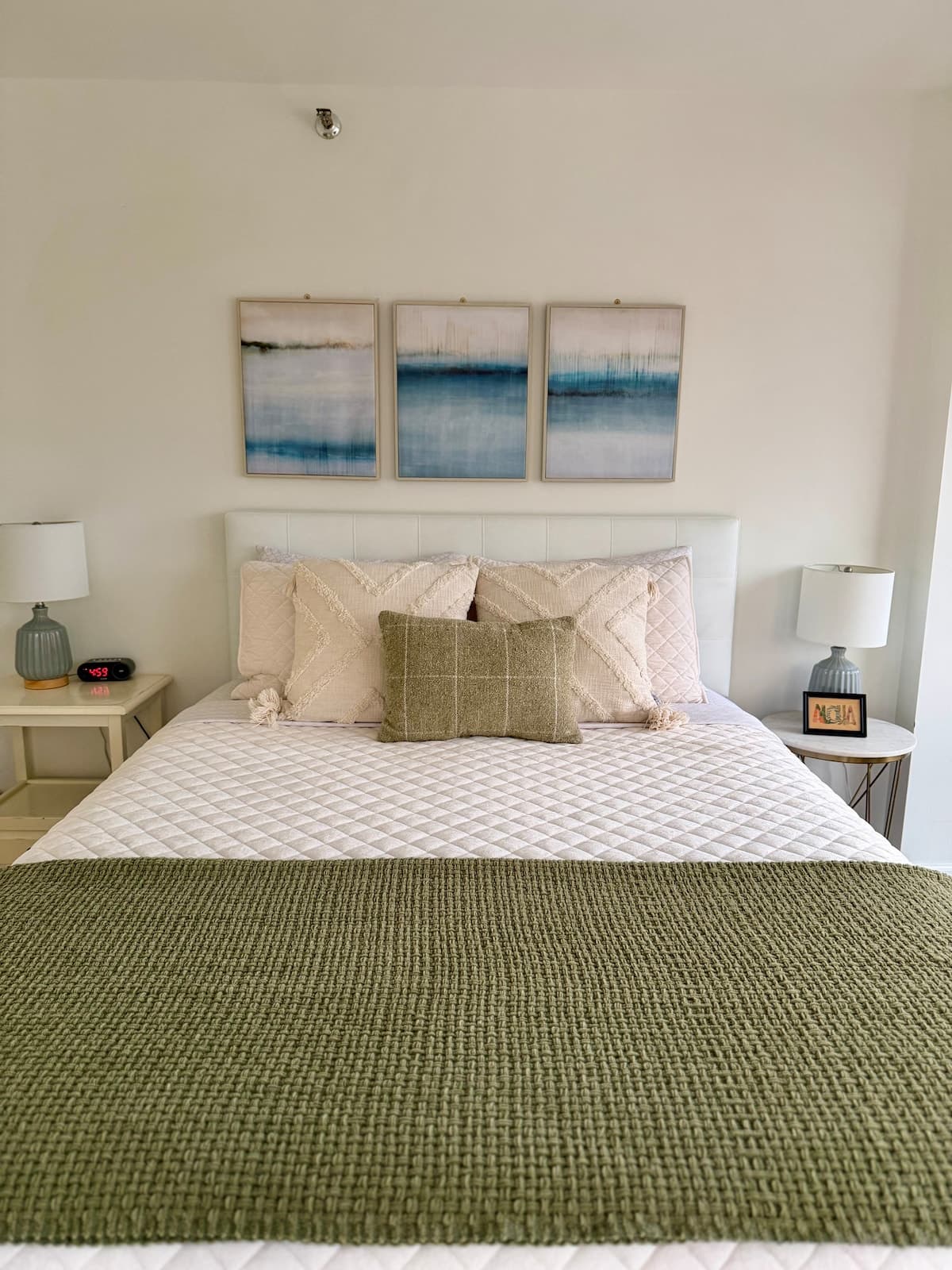 Condo in Honolulu · ★4.98 · 1 bedroom · 2 beds · 1 shared bath - Photo 2