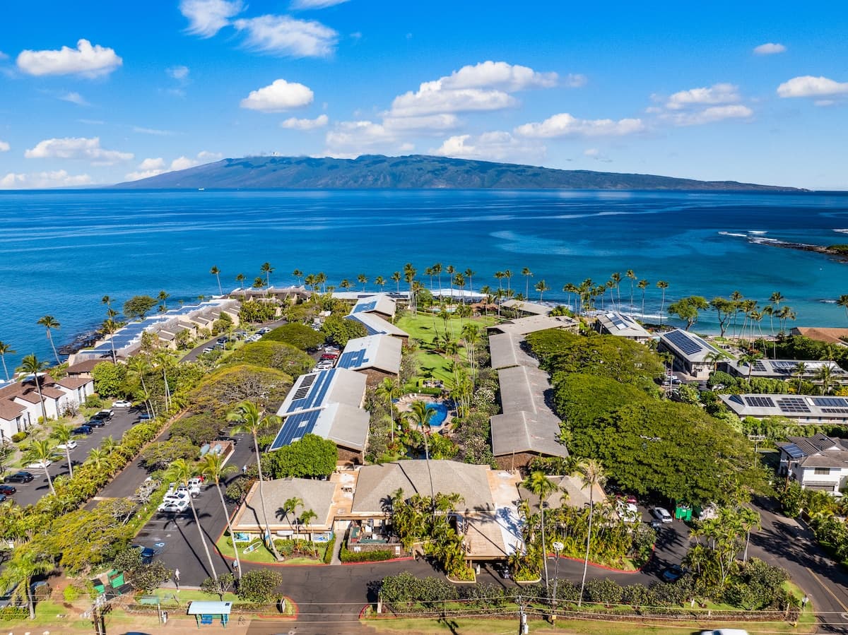 Condo in Lahaina · ★4.2 · 1 bedroom · 2 beds · 1 bath - Photo 5