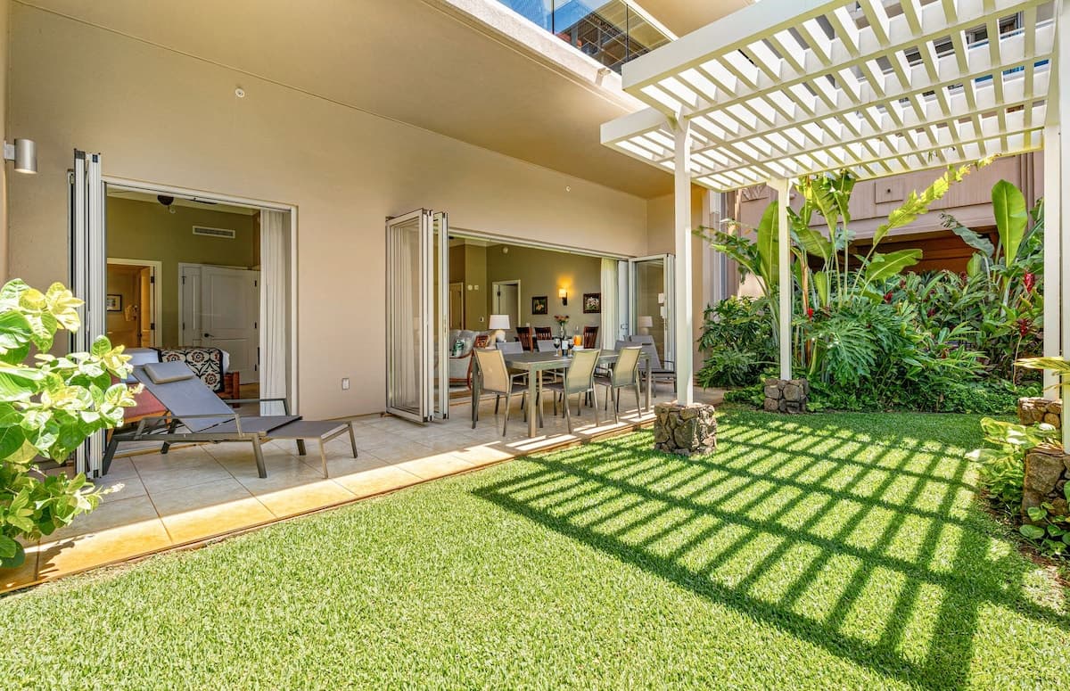 Condo in Lahaina · ★5.0 · 2 bedrooms · 3 beds · 2 baths - Photo 5